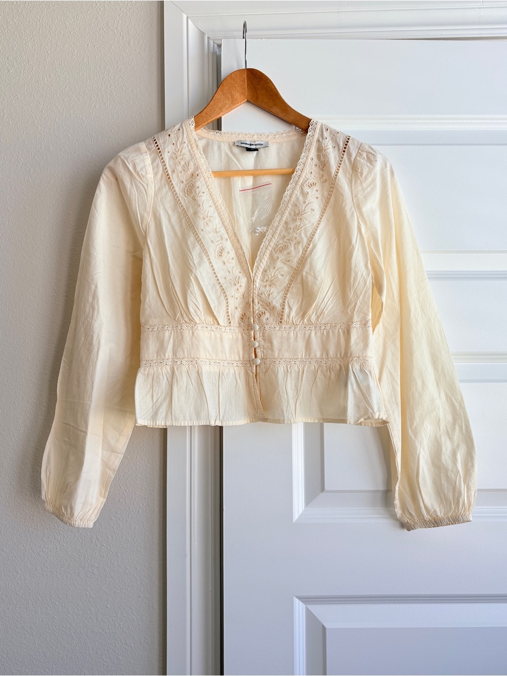 NWOT American Eagle Ivory Cotton Eyelet Embroidered Peplum Blouse XS Cottagecore
